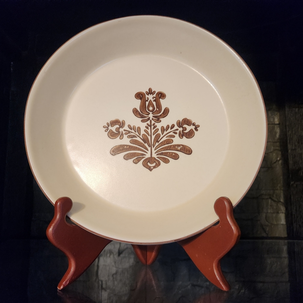 Vintage Pfaltzgraff Village 9.5" Stoneware Pie Plate